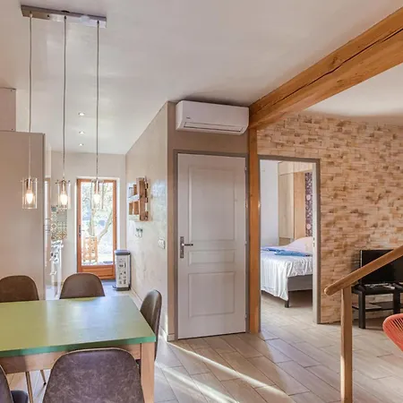 3 Bedroom Beautiful In Semesterbostad *