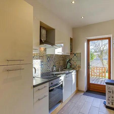 3 Bedroom Beautiful In Semesterbostad