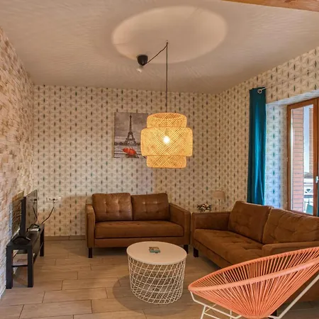 3 Bedroom Beautiful In Semesterbostad *